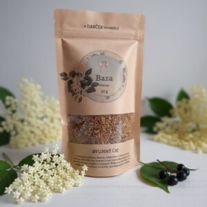 🌸 Báza čaj – voňavý dotyk leta Baza čierna je známa svojimi voňavými kvetmi, ktoré v čaji prinášajú jemnú sladkosť a liečivú silu. 🍃 Liečivé účinky • Podporuje imunitu – tradične využívaná pri prechladnutí a chrípke. • Pomáha pri kašli a zahlienení – uľahčuje dýchanie. • Má protizápalové účinky – vhodná pri horúčkach a zápaloch. • Podporuje detoxikáciu – pomáha pri potení a očiste tela. 🌱 Chuť a zážitok • Jemne sladkastá, kvetinová chuť s ovocným nádychom. • Prináša pocit pohody a letnej sviežosti. • Skvelý spoločník počas chladných dní.