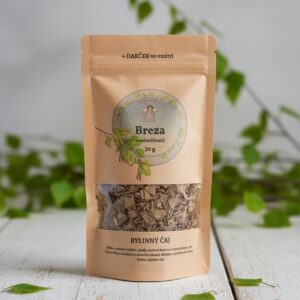 🌳 Brezový čaj – jemná očista z prírody Breza je strom čistoty a obnovy. Jej listy v šálke čaju prinášajú telu sviežosť a vnútornú rovnováhu. 🍃 Liečivé účinky • Podporuje očistu organizmu – pomáha pri detoxikácii a odvodnení. • Podporuje zdravie močových ciest – tradične využívaný pri zápaloch a infekciách. • Posilňuje kĺby a pokožku – vďaka obsahu minerálov. • Má protizápalové účinky – pomáha pri vnútorných aj vonkajších ťažkostiach. 🌱 Chuť a zážitok • Jemná, svieža, mierne horkastá chuť. • Prináša pocit čistoty a ľahkosti. • Ideálny na každodennú očistu tela.
